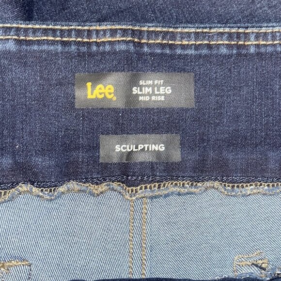 Lee Sculpting Slim Fit Slim Leg Mid Rise Jeans Womens Size 18 SHORT Dark Wash - Picture 6 of 9